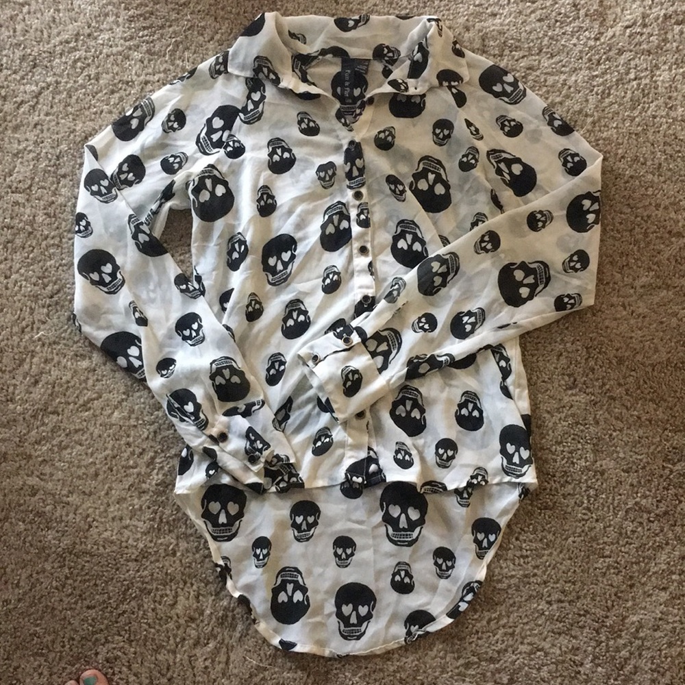 Dressy skull button down blouse!!